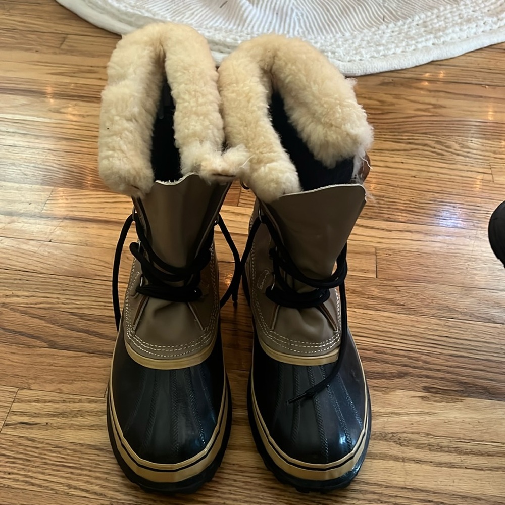 NWOT Caribou Sorel boots